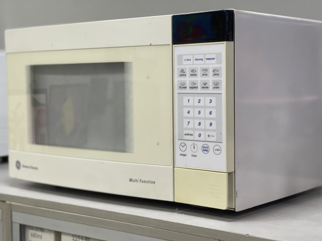 Microondas GE 32 litros — foto 2
