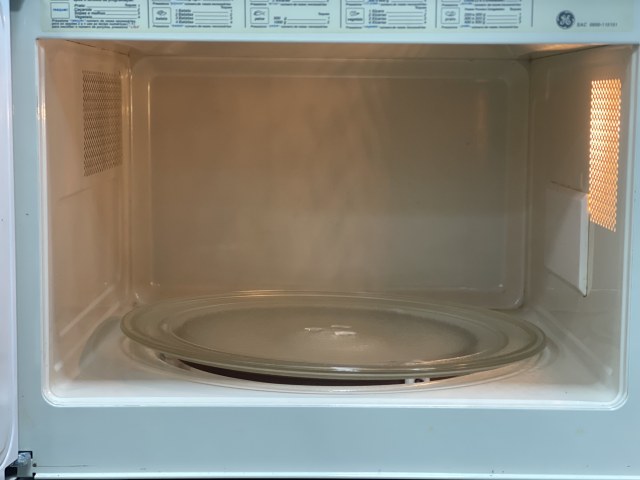 Microondas GE 32 litros — foto 3