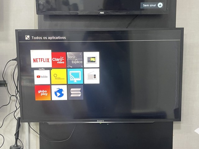 Tv Sony smart  (com detalhe) — foto 2